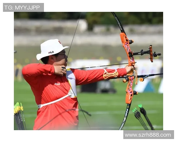 足球明星拉弓射箭庆祝精彩瞬间展现运动员多才多艺的魅力与激情 足球明星拉弓射箭庆祝精彩瞬间展现运动员多才多艺的魅力与激情