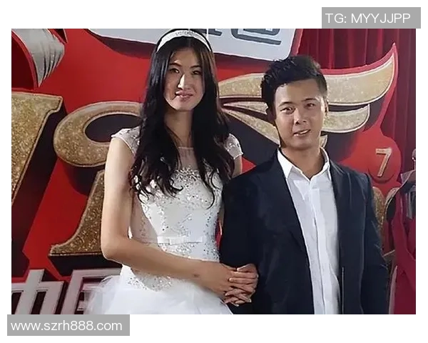 女明星与篮球教练的浪漫邂逅揭开了娱乐圈与体育界的奇妙交集 女明星与篮球教练的浪漫邂逅揭开了娱乐圈与体育界的奇妙交集